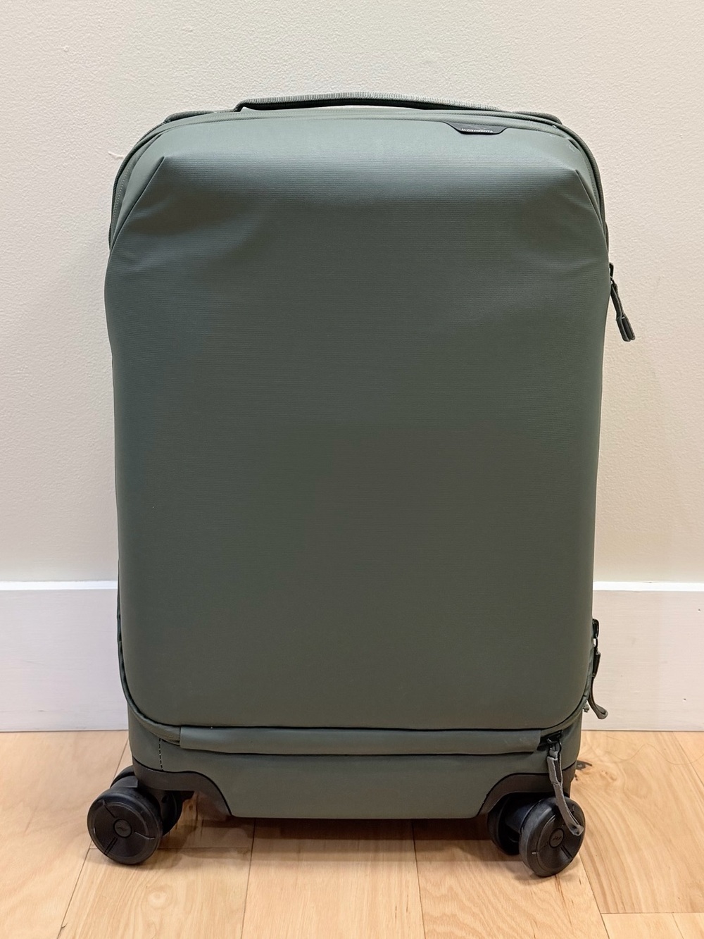 Peak Design Roller Pro Carry On Suitcase Luggage